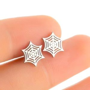 🌟2/$20🌟 Spooky Szn Stud Earrings - Silver Spiderwebs (Brand New!) 💘
